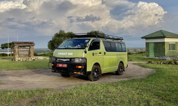 Safari van with pop-up roof 