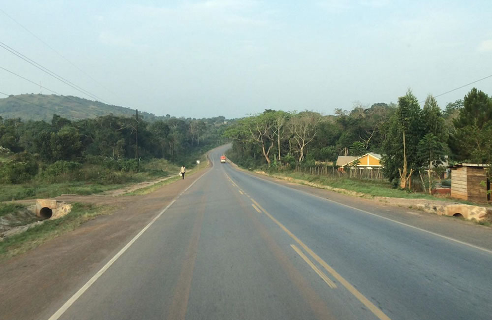 masaka-mbarara-road - Mumwe Safaris Uganda driving to queen elizabeth national park